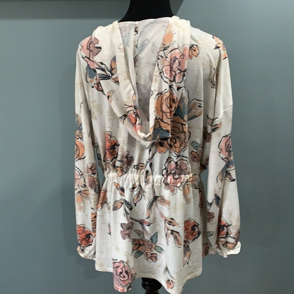 Floral Cupid sz L hooded long sleeve  top - Picture 3 of 4